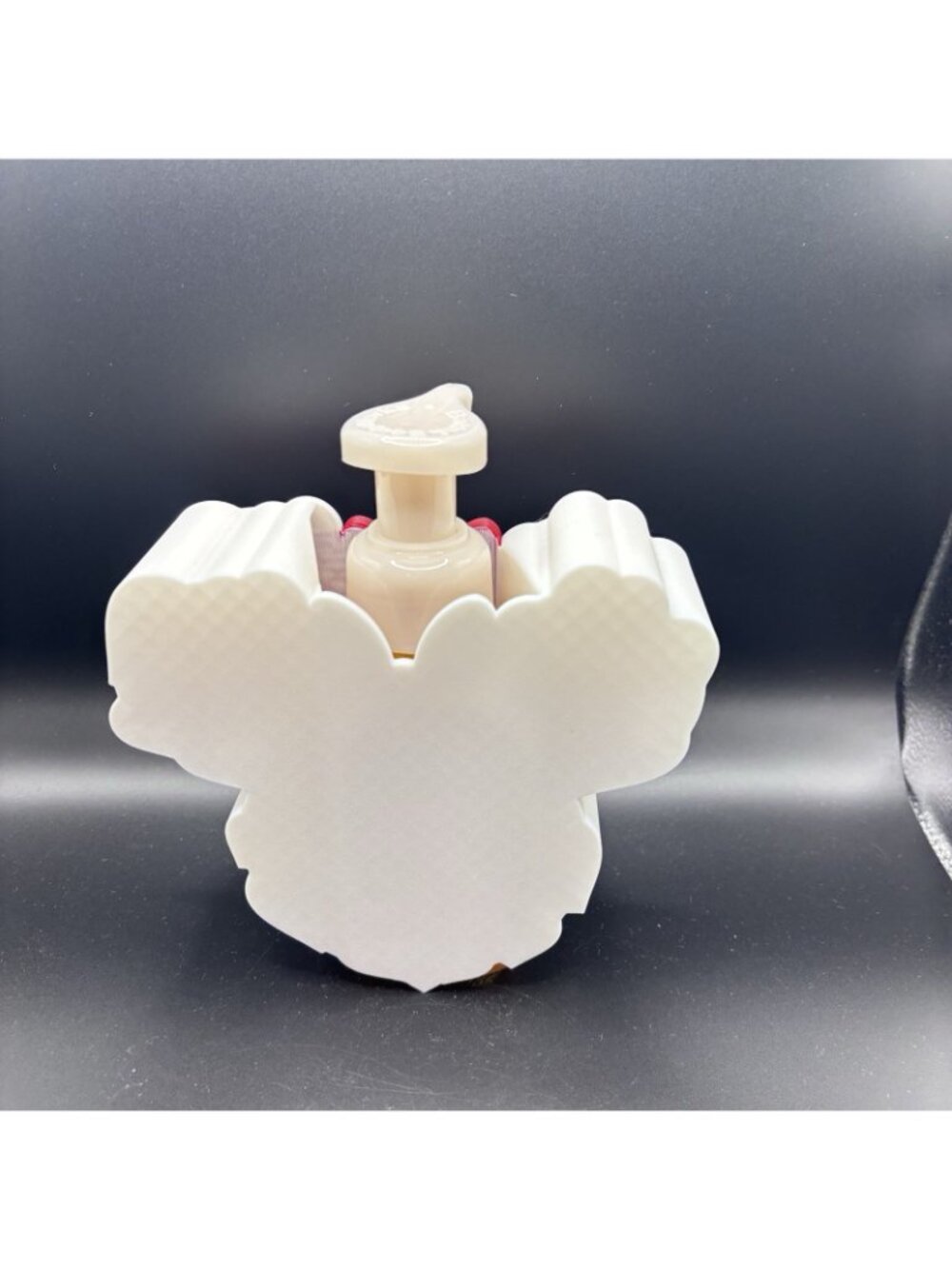 Bath & Body Works Foaming Hand Soap And Minnie Mouse Valentine’s Holder Pink Red - Picture 4 of 16
